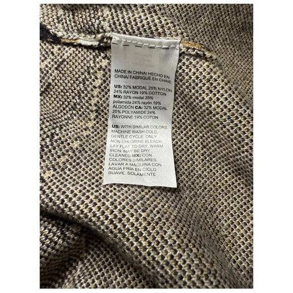 Chico's Asymmetrical Black & Tan Ripple Sweater‎ Size M - Picture 5 of 7